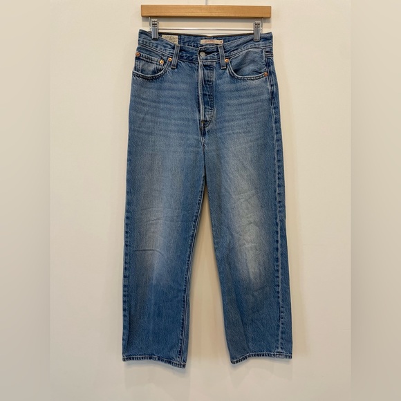 Levi’s Premium Ribcage Straight Ankle Jeans - Picture 1 of 5